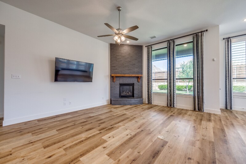Building Photo - 914 Songbird Ln