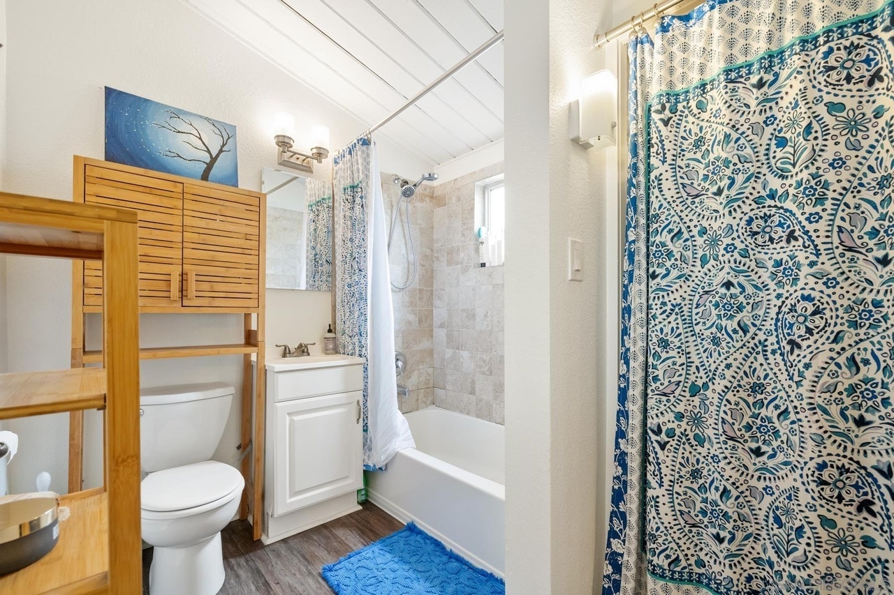 Building Photo - 4305-7 Temecula St