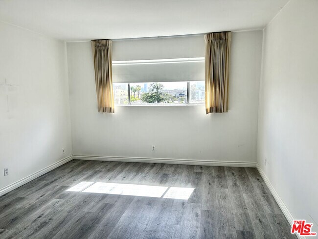 Building Photo - 1440 Reeves St