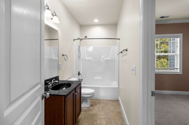Building Photo - Spacious 4-Bedroom Home for Rent in Kings Grant Fayetteville – 15 Minutes from Fort Bragg