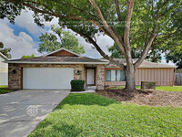 Building Photo - 718 Fortuna Dr
