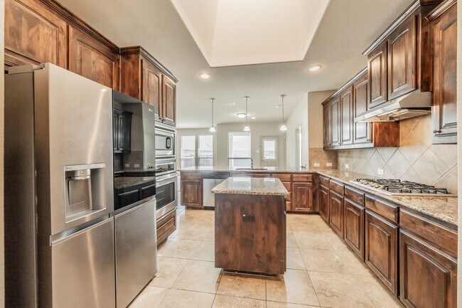 Building Photo - Excellent 3 bedroom plus office in Villages at Edgecliff