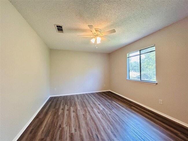 Building Photo - 7001 Winedale Dr