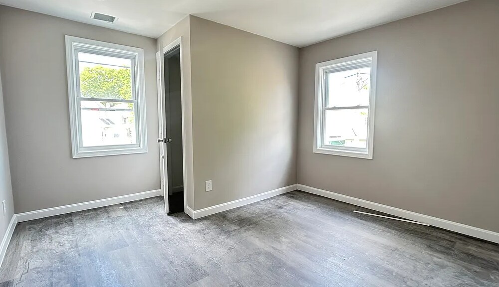 Building Photo - 16 Long Ave