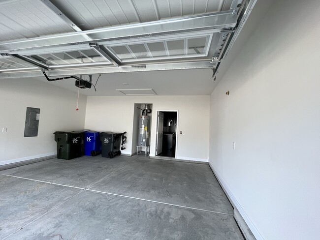 Building Photo - 25017 Westwick Ln