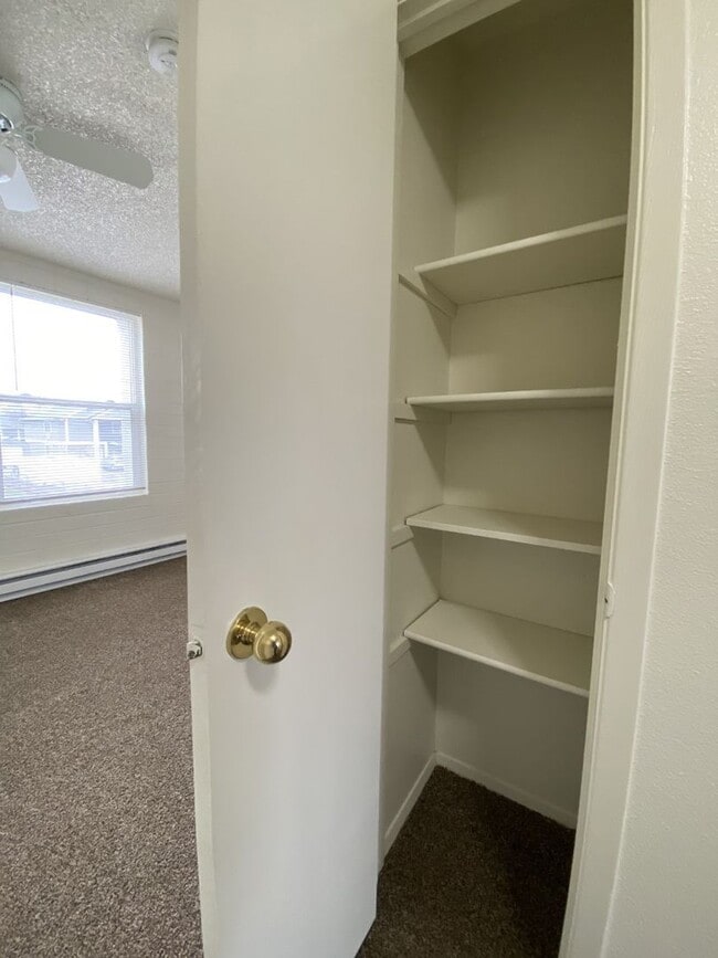 Building Photo - 1233 NE 4th St