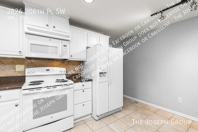 Building Photo - 2826 206th Pl SW