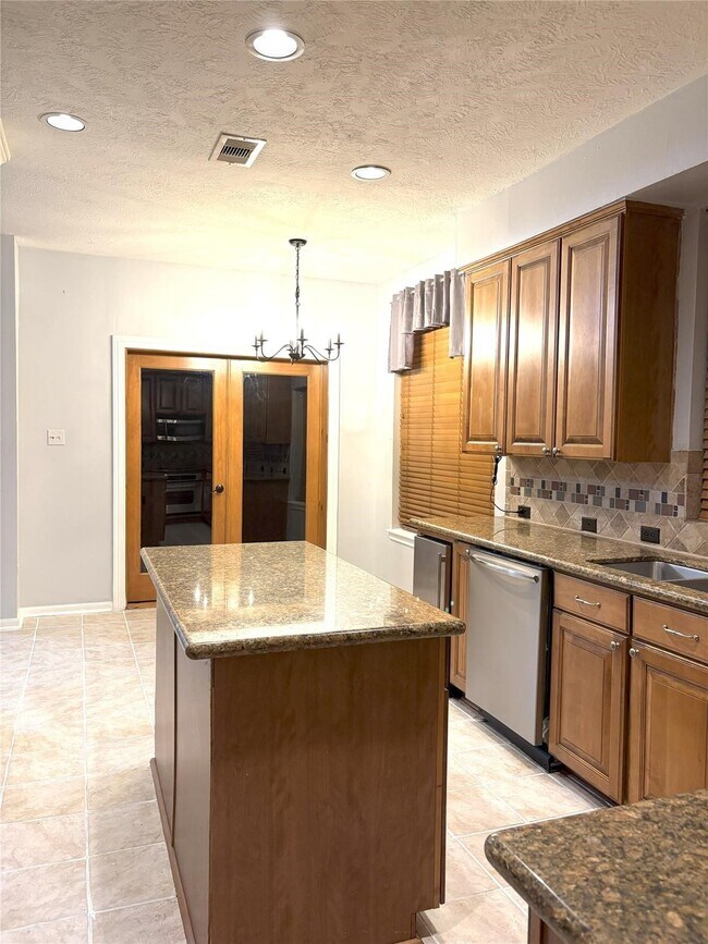 Building Photo - 7710 Misty Fern Ct