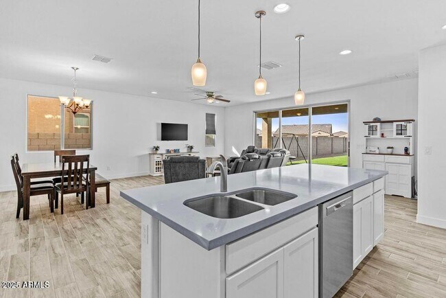 Building Photo - 40990 W Agave Rd