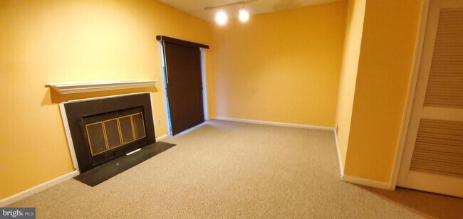 Building Photo - 848 Bayridge Dr