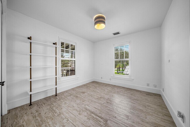Building Photo - 355 NW 6th Ave