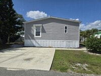 Building Photo - 1724 SW Diana Terrace