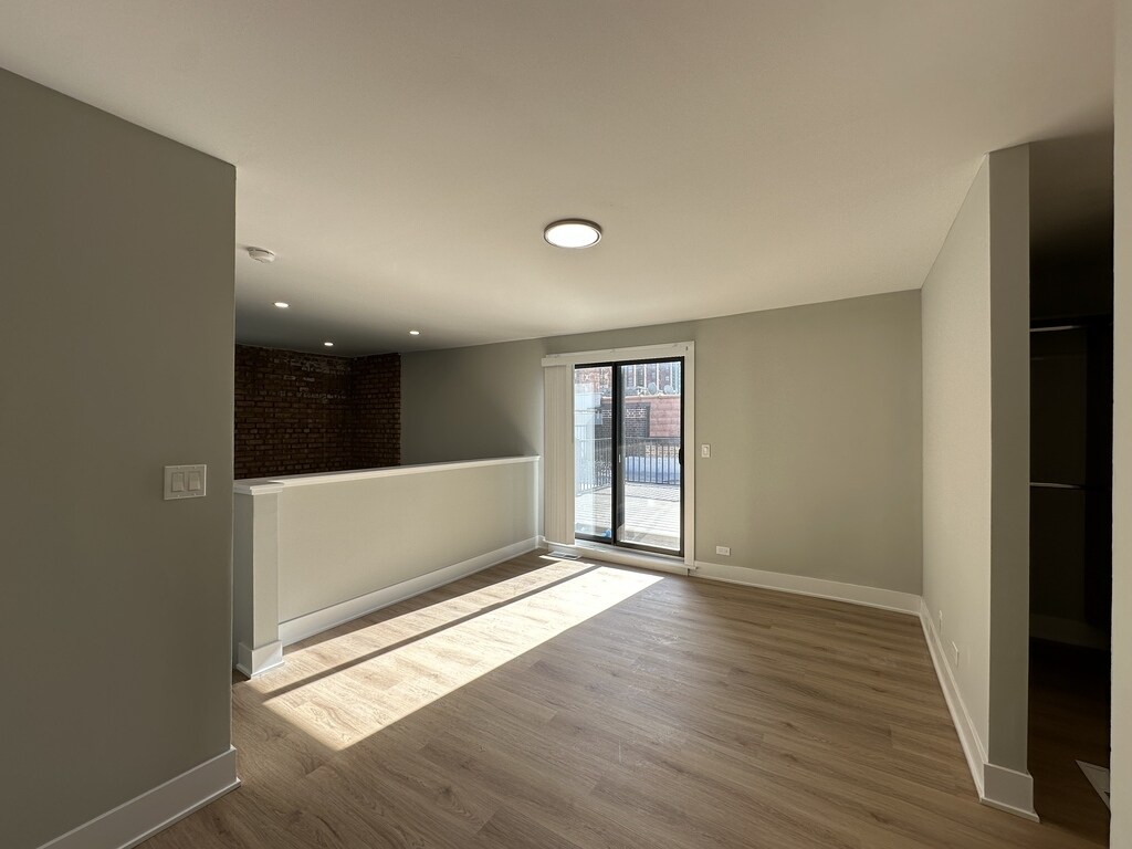 Building Photo - 1218 N LaSalle St
