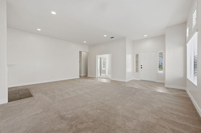 Building Photo - Bright, Updated Home with Spacious Layout & Low-Maintenance Yard