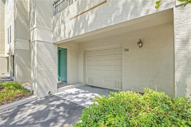 Building Photo - 740 Mainsail Dr