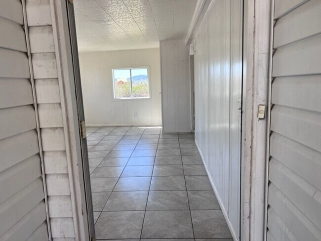 Building Photo - 1288 Pima Way