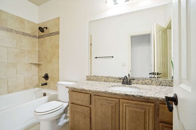 Building Photo - Spacious & Charming Home in Desirable Savannah Community