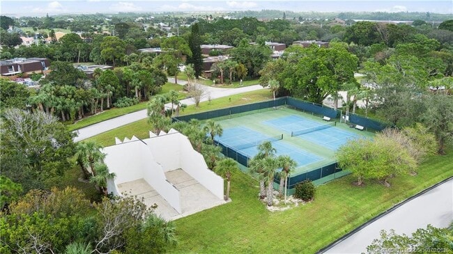 Building Photo - 5982 SE Riverboat Dr