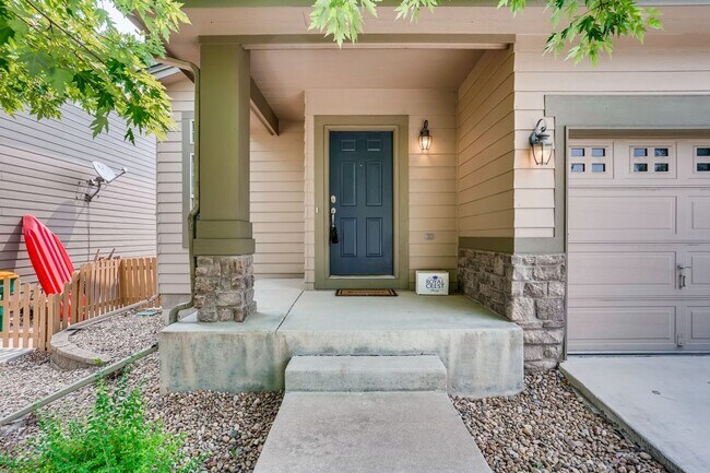 Building Photo - Gorgeous light and bright home in desirable Hearth neighborhood