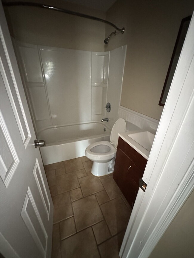 Building Photo - 503 Nelson Dr