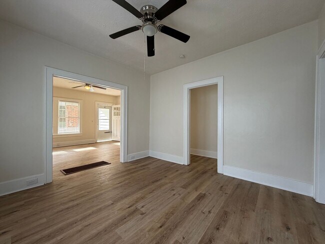 Building Photo - 918 Darlington Way SW