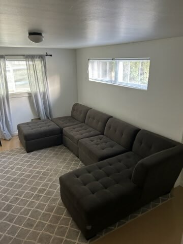 Building Photo - 965 NE C St