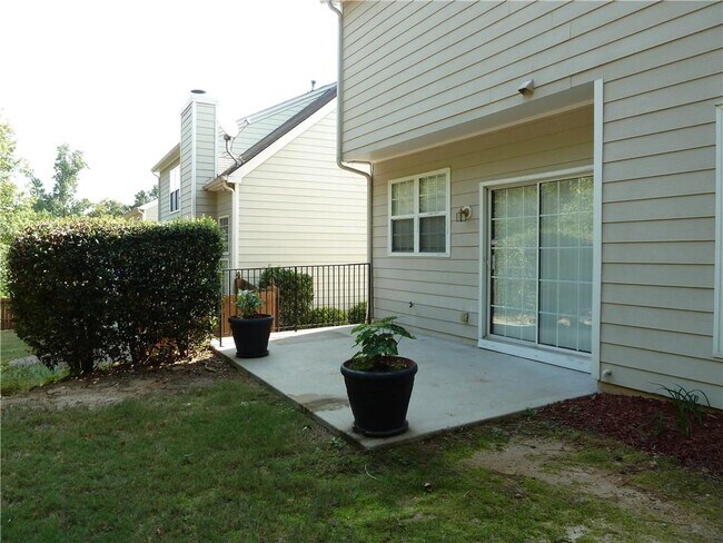 Building Photo - 5895 Bennett Pkwy