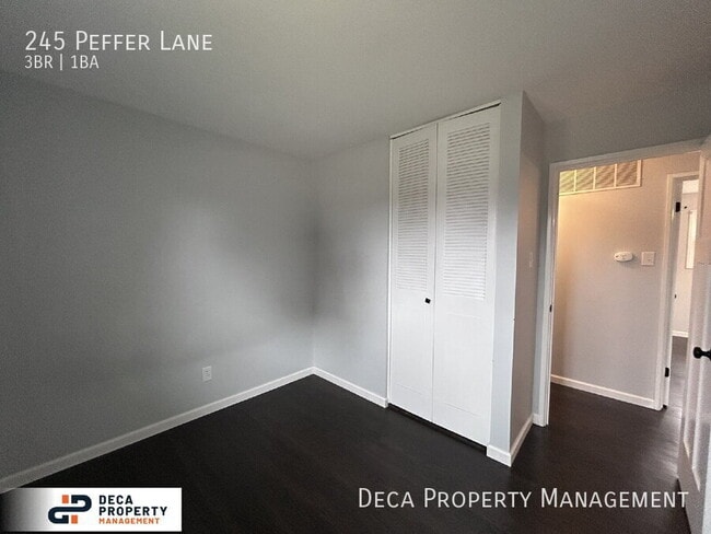 Building Photo - 245 Peffer Ln