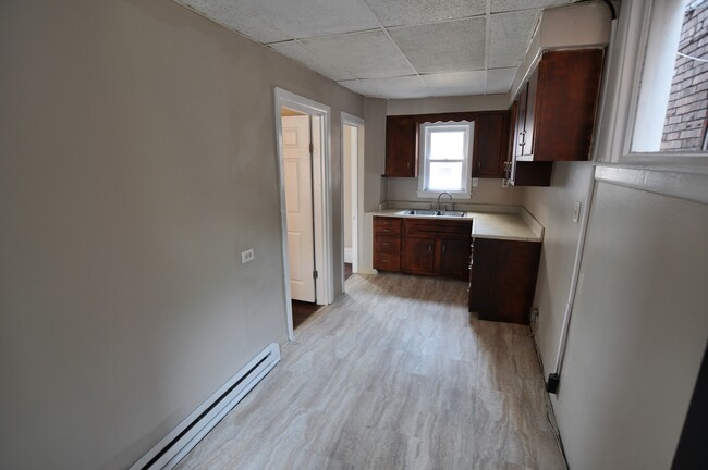 Building Photo - NO APPLICATION FEE!! Completely Renovated ...