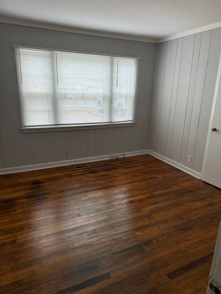 Building Photo - 310 Crosby Cir