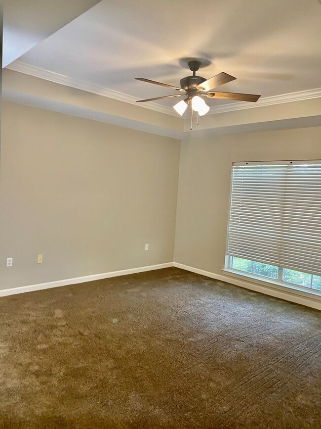 Building Photo - Beautiful 3/2 Home in Lake Azalea Subdivis...