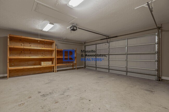 Building Photo - 403 Evian Way