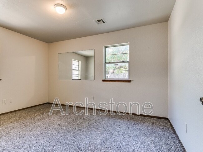 Building Photo - 5216 Coble St