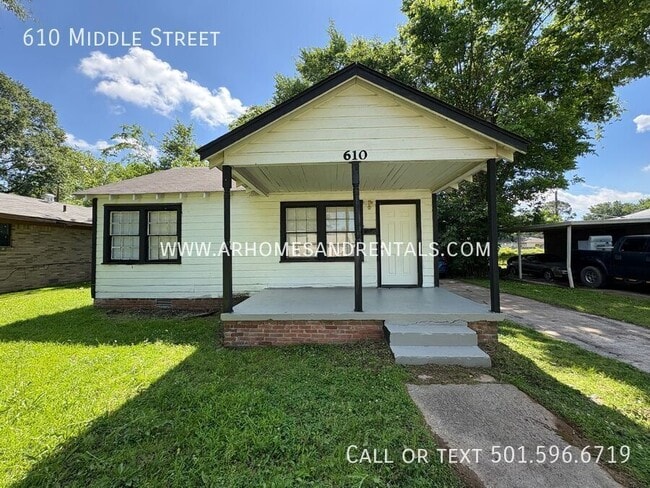 Primary Photo - 610 Middle St