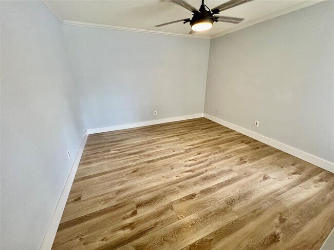Building Photo - 14007 Overbrook Ln