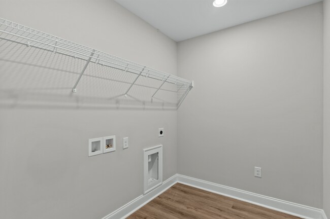 Building Photo - 200 Clifton Dr