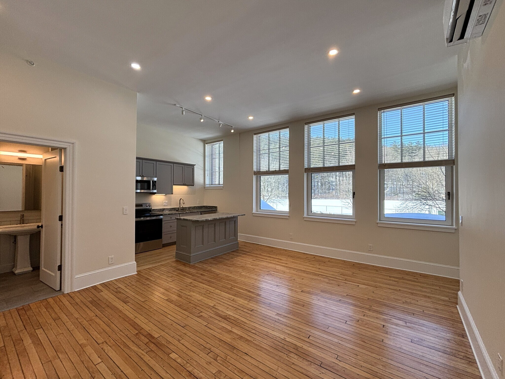 Building Photo - 71 Montague City Rd