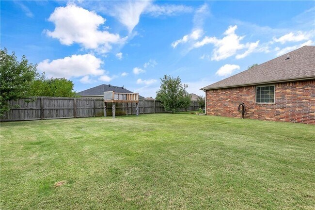Building Photo - 307 Blair Cir