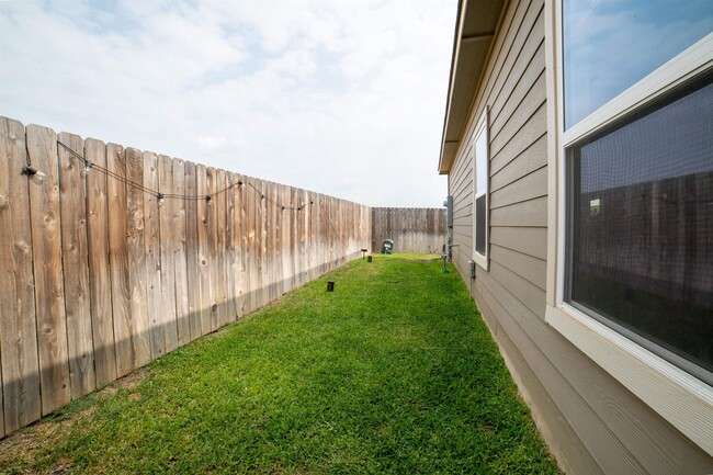 Building Photo - 3707 Felicity Dr