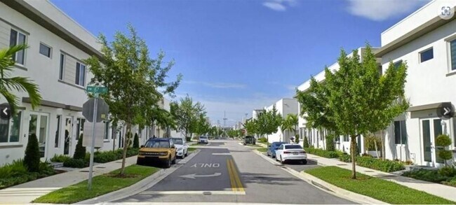 Primary Photo - 6667 NW 102nd Path