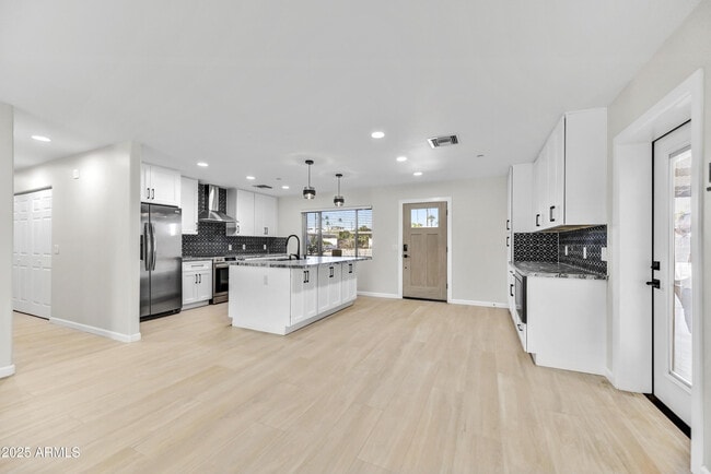 Building Photo - 2223 N 74th St