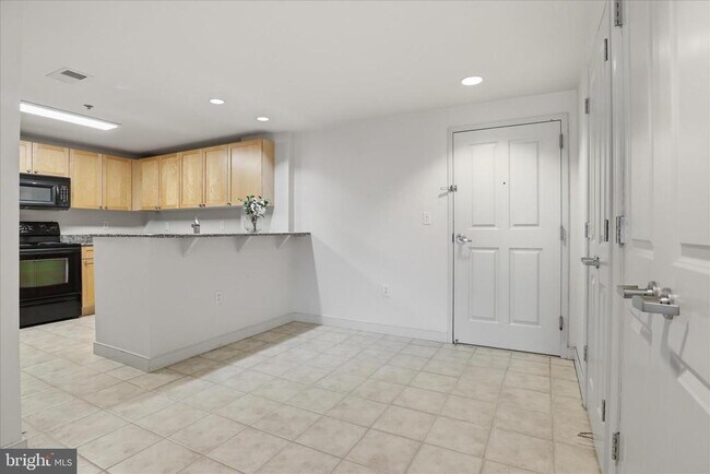 Building Photo - 777 7th St NW