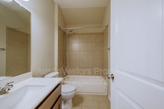Building Photo - 17624 Bridgefarmer Blvd
