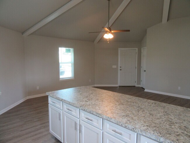 Building Photo - 1300 Grace Ave