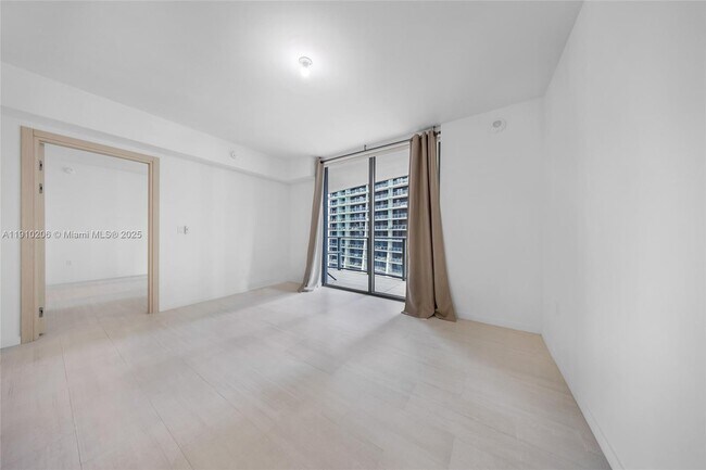 Building Photo - 1000 Brickell Plaza