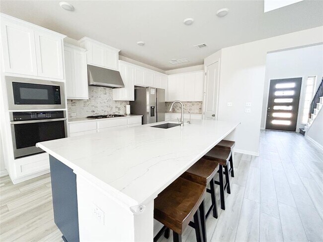 Building Photo - 4620 Modena Bay Bend