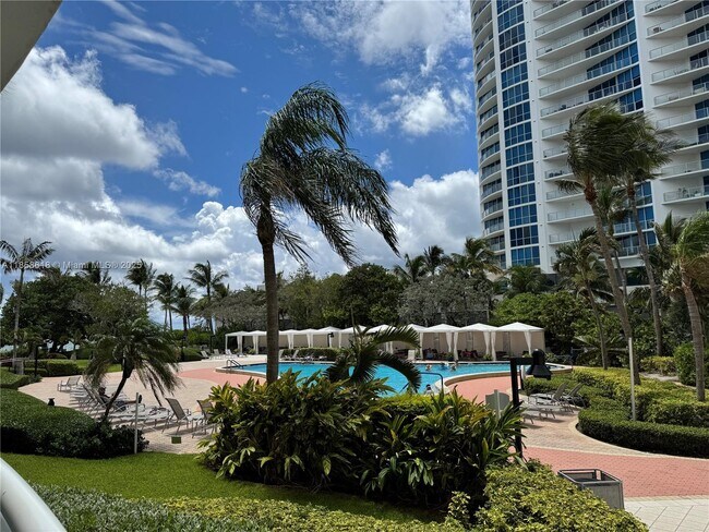 Primary Photo - 3001 S Ocean Dr