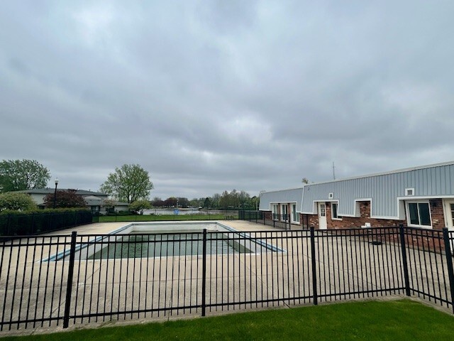 Pool - 1028 Sagamore Dr
