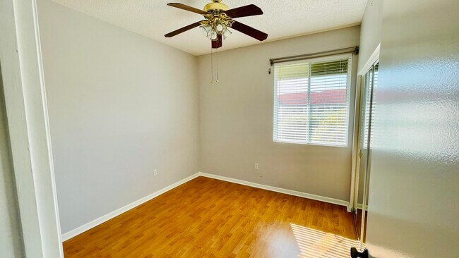 Building Photo - 107 Half Moon Cir