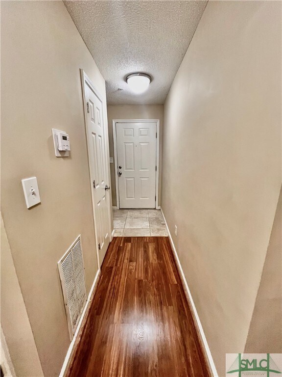 Building Photo - 8307 Walden Park Dr